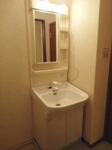 物件内観写真8　(洗面所)