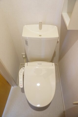 物件内観写真8　(トイレ)