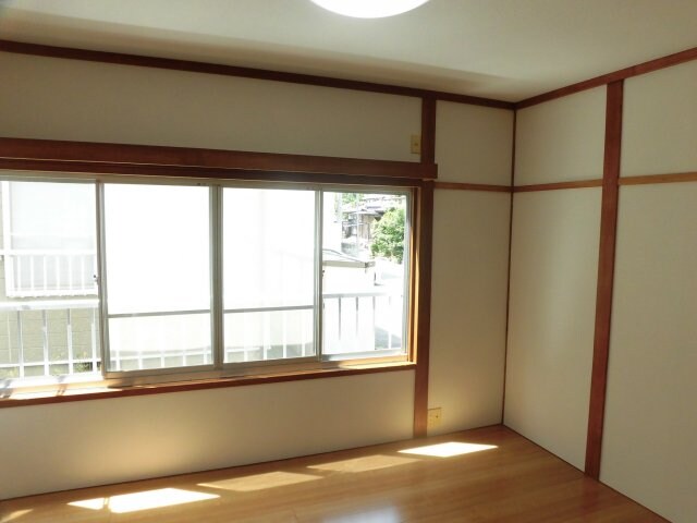 物件内観写真3　(使いやすいリビングです)