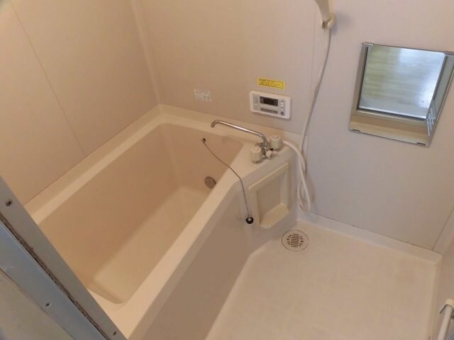 物件内観写真4　(お風呂です)