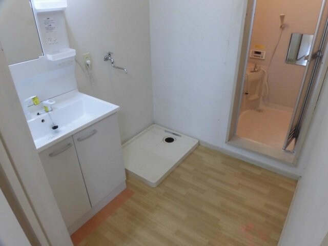 物件内観写真6　(使いやすい洗面所です)