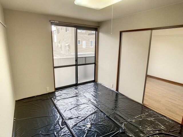 物件内観写真5　(和室があると落ち着いた雰囲気になりますね)