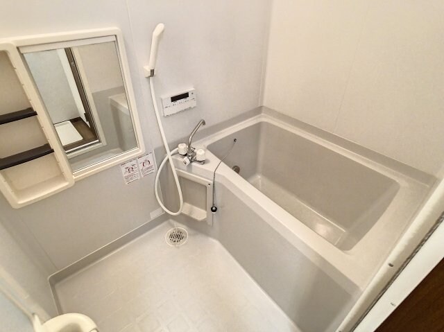 物件内観写真9　(ゆったり過ごせるお風呂です)