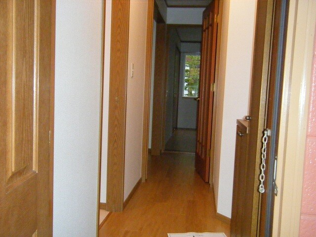 物件内観写真6　(玄関)