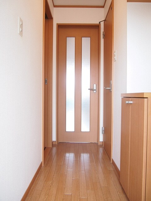 物件内観写真6　(玄関)