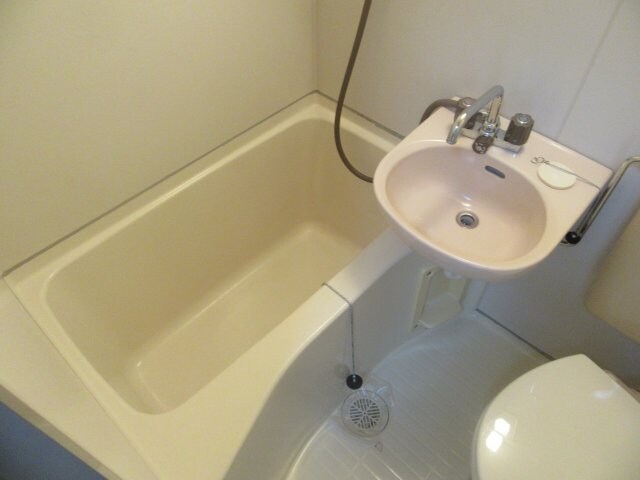 物件内観写真3　(ゆったり過ごせるお風呂です)