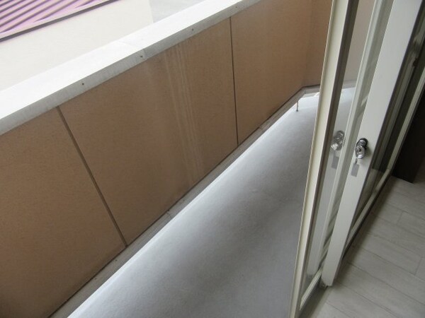 バルコニー(広々としたバルコニーです)