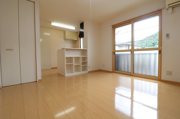 居室(ＬＤＫ（１２帖）)