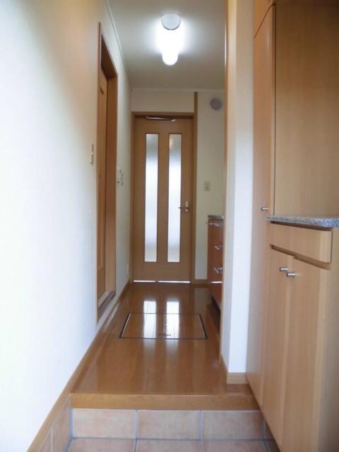 物件内観写真12　(玄関)