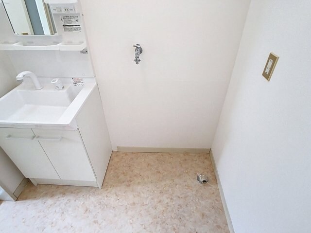 物件内観写真18　(洗濯機置き場)