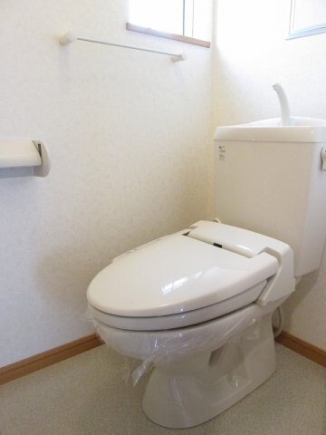 物件内観写真11　(トイレ)