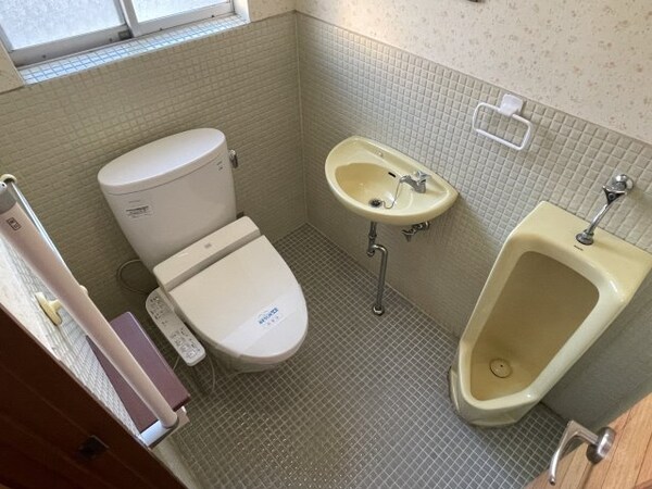 トイレ(コンパクトで使いやすいトイレです)