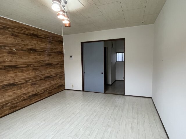 物件内観写真2　(スタンダードな洋室です)