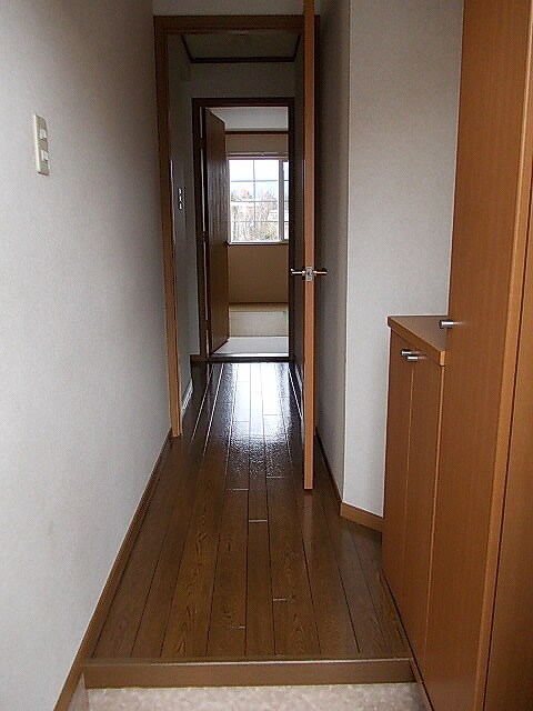 物件内観写真7　(玄関)