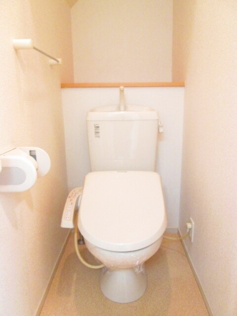 物件内観写真8　(トイレ)