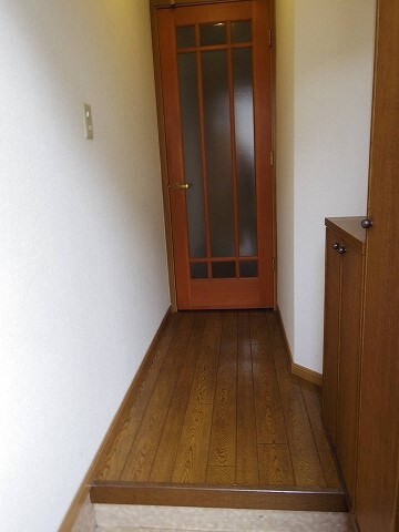 物件内観写真7　(玄関)