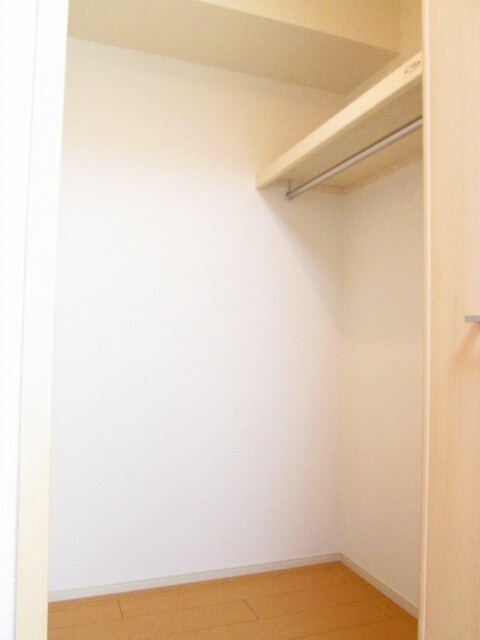物件内観写真10　(収納)