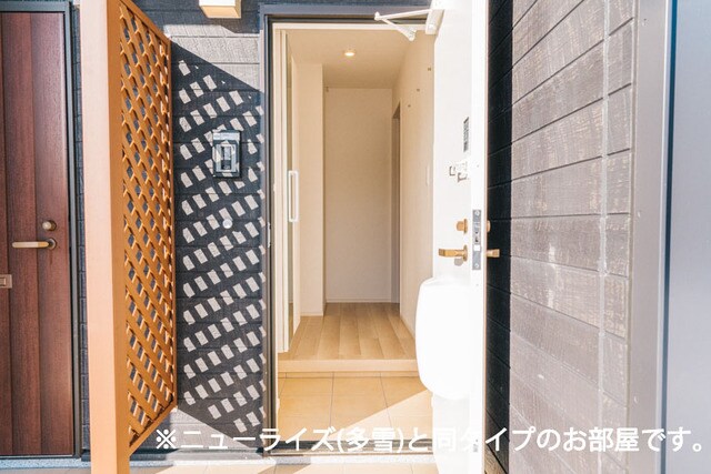 物件内観写真11　(玄関)