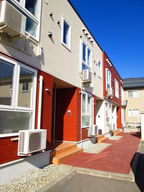 物件外観写真2　(エントランス)