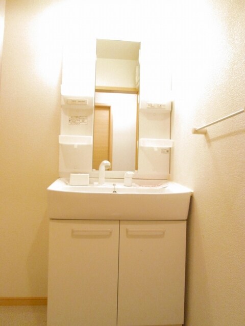 物件内観写真8　(洗面所)