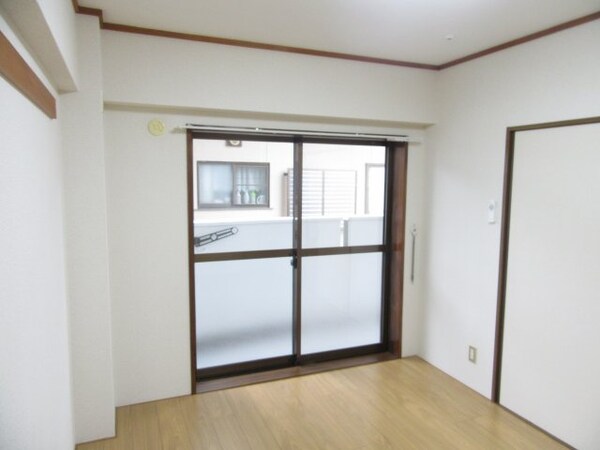 洋室(個人の部屋や寝室として使える洋室です)