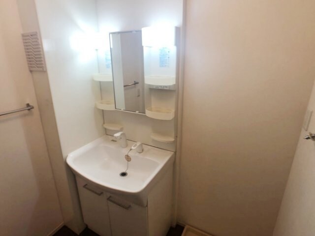 物件内観写真6　(洗面所)