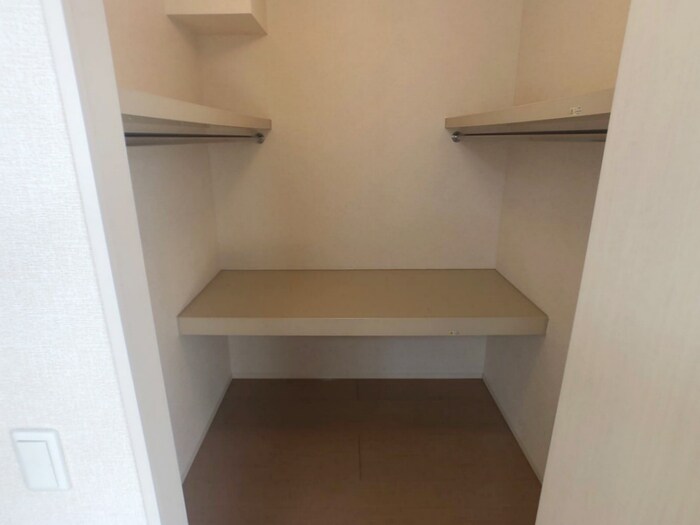 物件内観写真8　(収納)