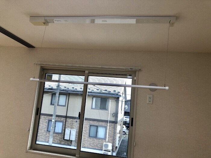 物件内観写真11　(室内物干し)