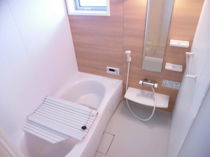 物件内観写真5　(浴室)