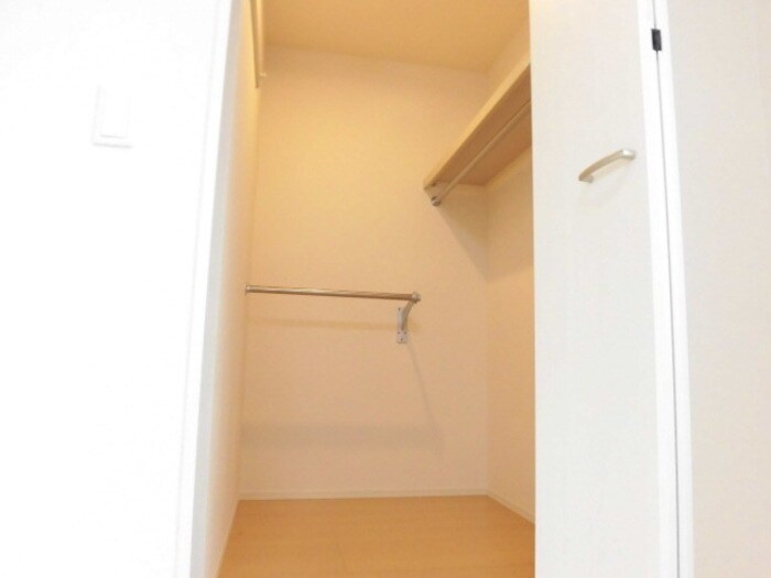 物件内観写真8　(ウォークインクローゼット！！)