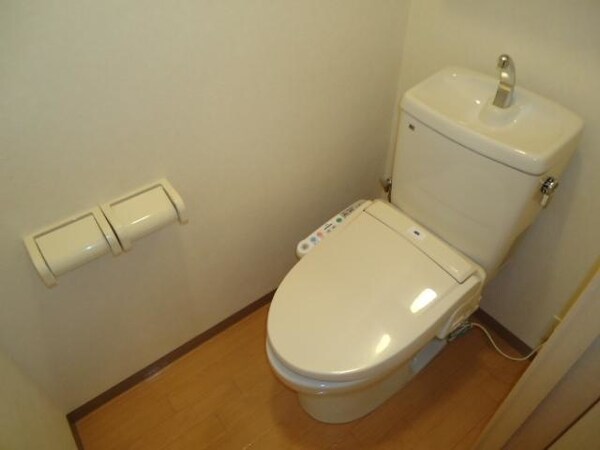 トイレ(シャワー付トイレ)