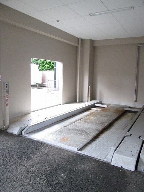 物件外観写真2　(駐車場)