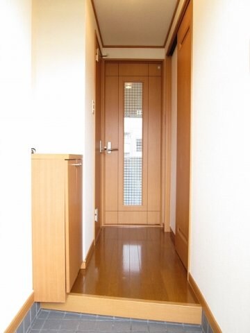 物件内観写真7　(玄関)