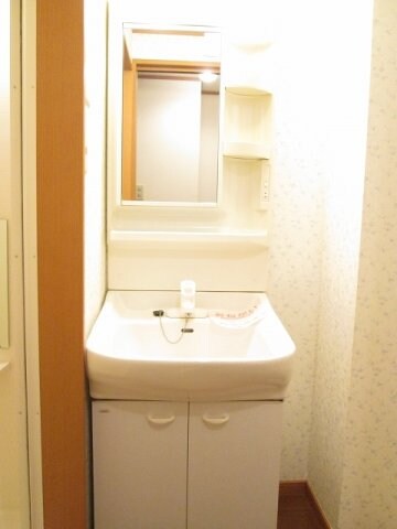 物件内観写真8　(洗面所)
