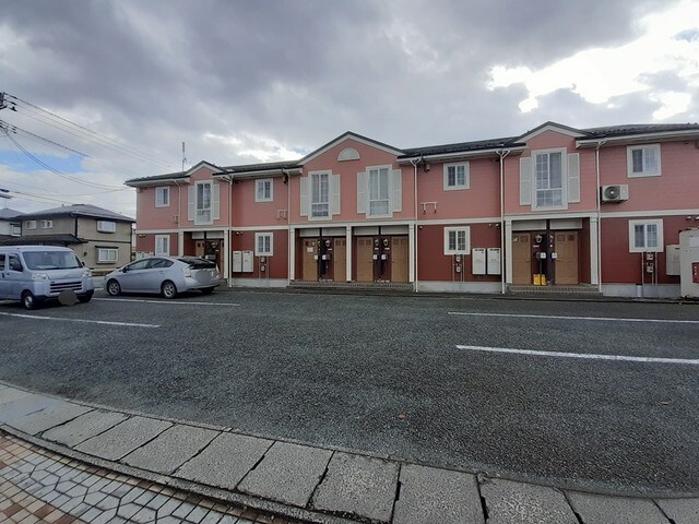 物件外観写真2　(駐車場)