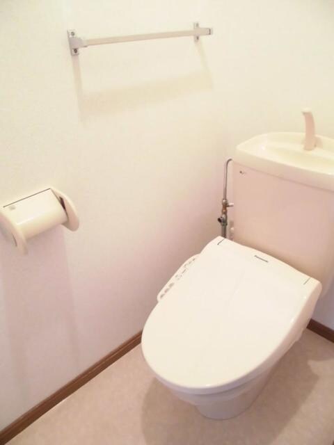 物件内観写真8　(トイレ)