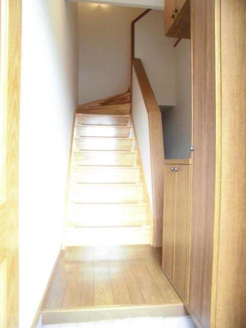 物件内観写真12　(玄関)