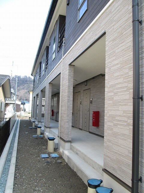 物件外観写真2　(エントランス)