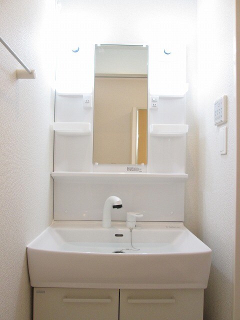 物件内観写真9　(洗面所)