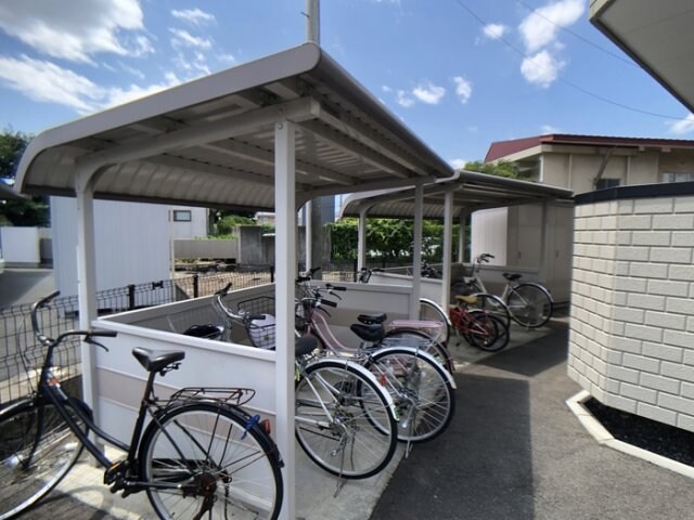 物件内観写真15　(駐輪場)