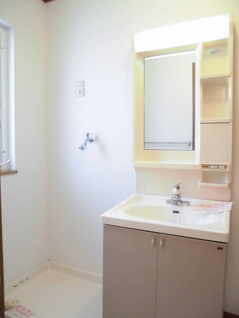 物件内観写真8　(洗面所)