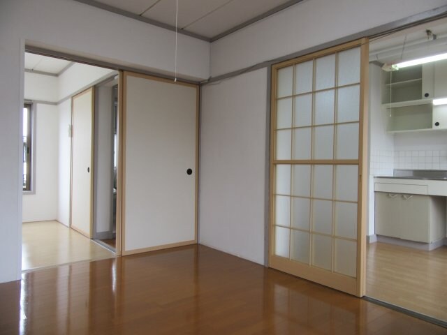 物件内観写真4　(ゆったりした洋室です)