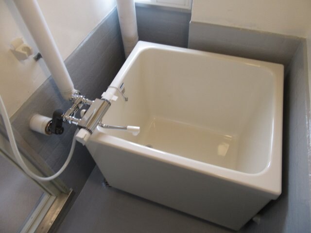 物件内観写真7　(日々の疲れを癒すお風呂付です)