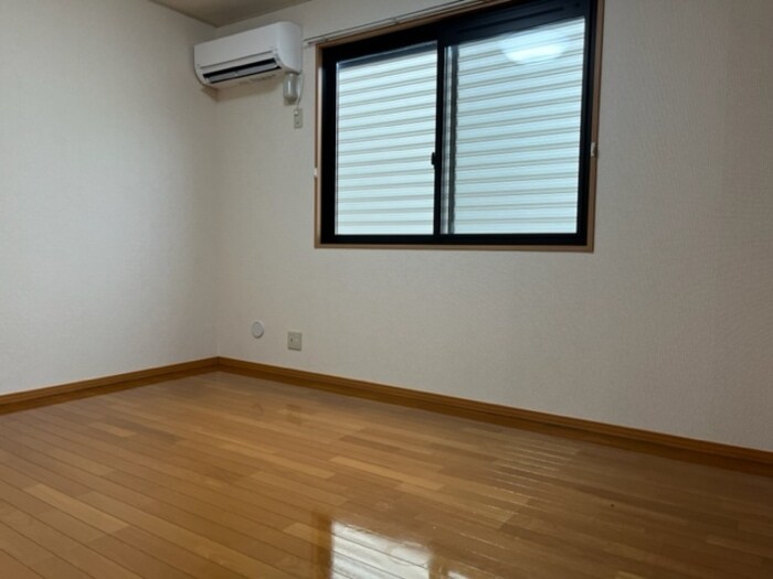 物件内観写真5　(洋間)