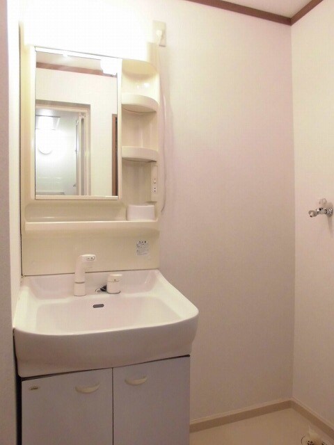 物件内観写真8　(洗面所)