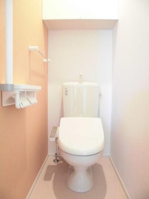 物件内観写真8　(トイレ)