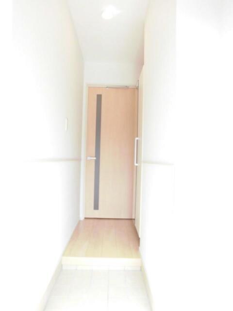 物件内観写真12　(玄関)