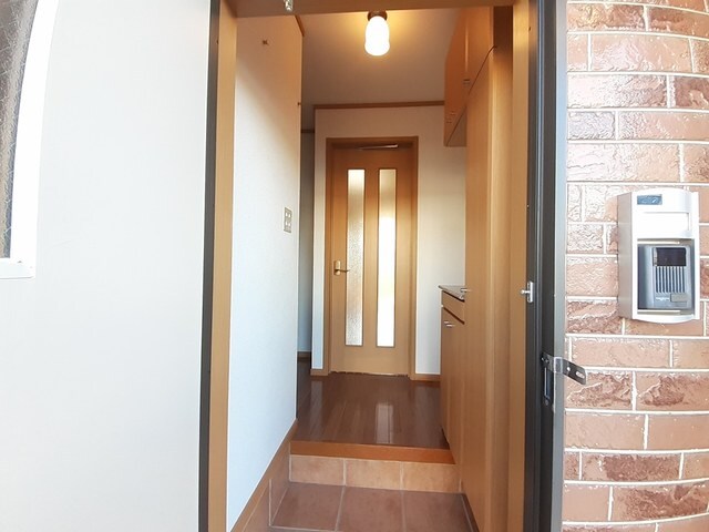 物件内観写真12　(玄関)