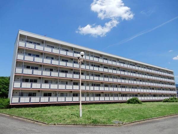 物件外観写真1　(きれいな外観です)