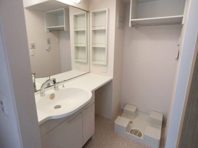 物件内観写真8　(洗面所)